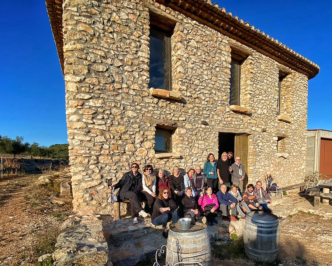 Foto grup davant la masia Cal Lluïsot